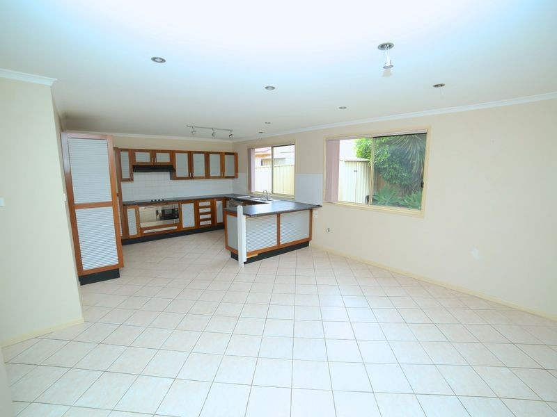 4 Rosewood Ave, Prestons NSW 2170