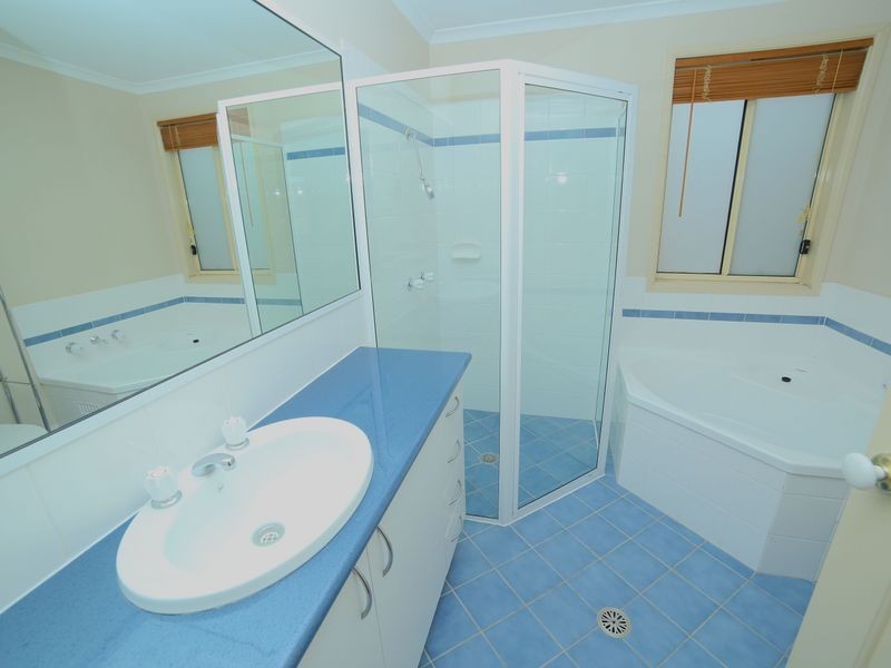 4 Rosewood Ave, Prestons NSW 2170