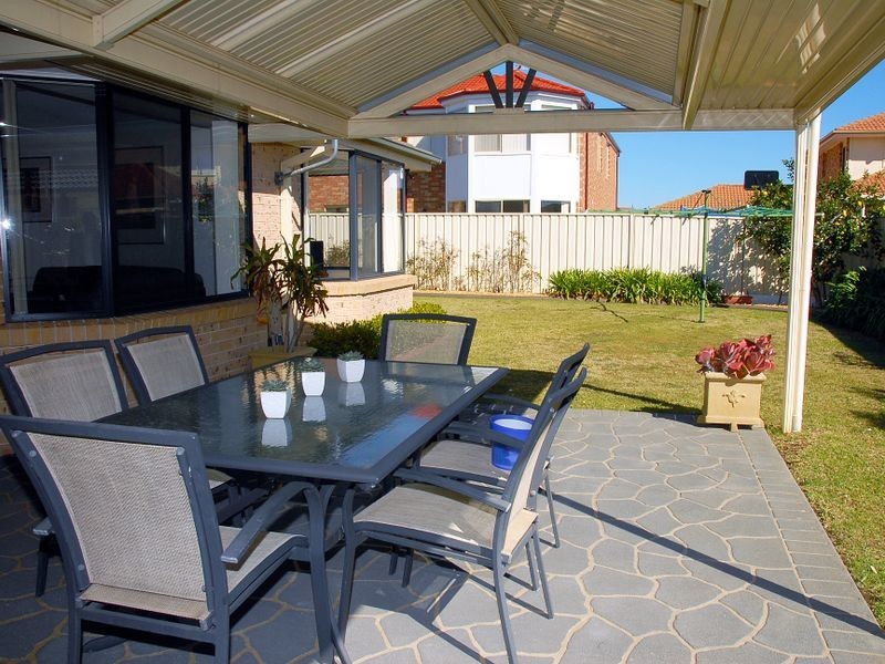 8 Strzlecki Drive, Horningsea Park NSW 2171