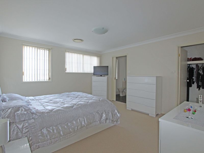 1 Vlatko Drive, West Hoxton NSW 2171