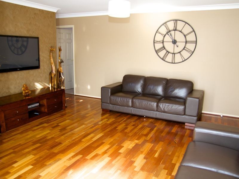 10 Applegum Place, Prestons NSW 2170