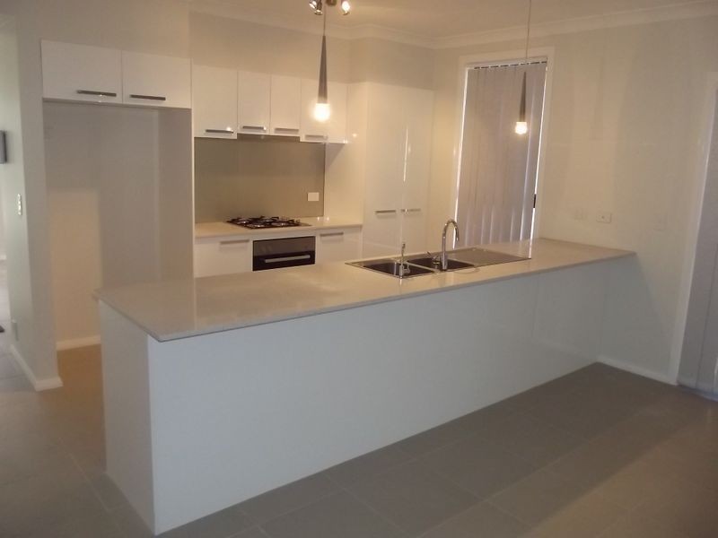 48 Sovereign Cct, Glenfield NSW 2167