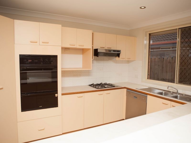 19 Morton Court, Wattle Grove NSW 2173