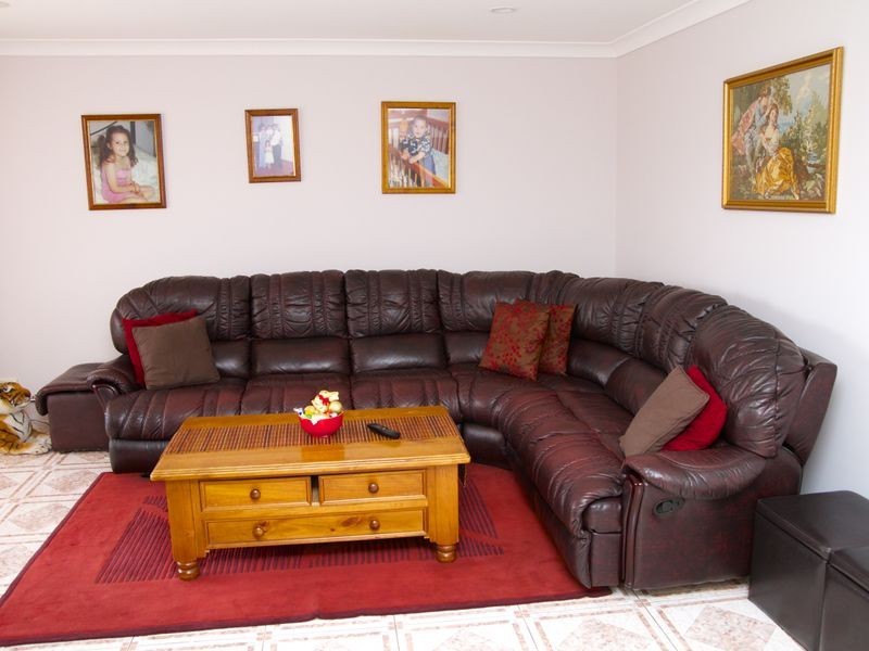 9 Ara Pl, Hinchinbrook NSW 2168