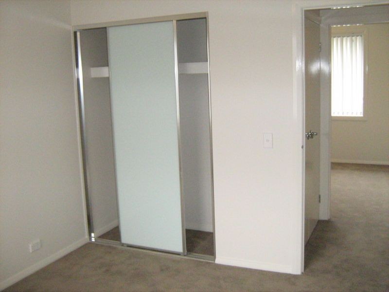 32 Sovereign Circuit, Glenfield NSW 2167