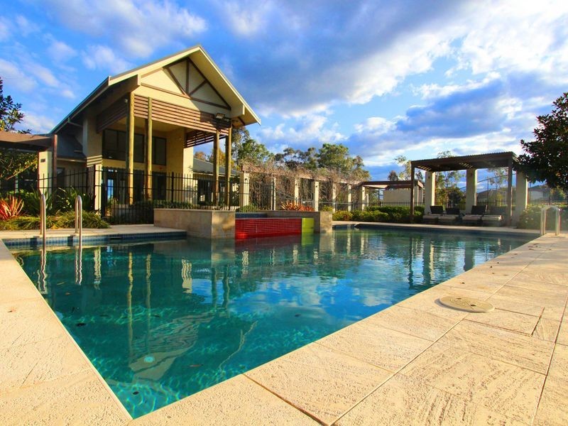 1 Northampton Drive, Glenfield NSW 2167