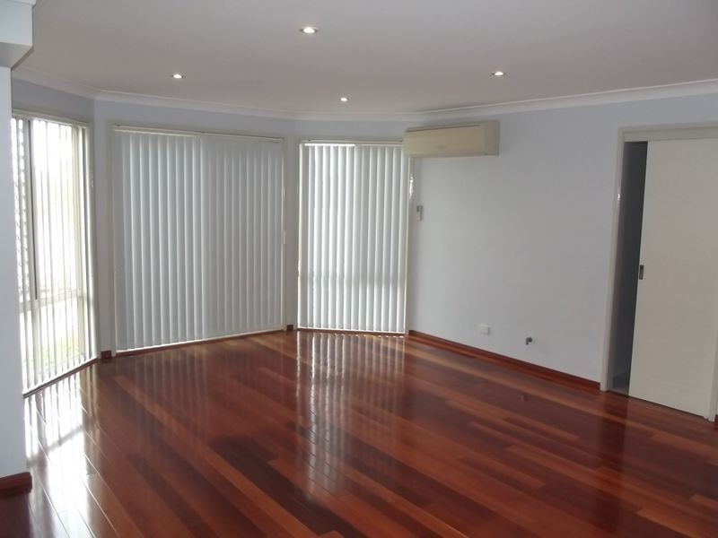 115 Kendall Drive, Casula NSW 2170