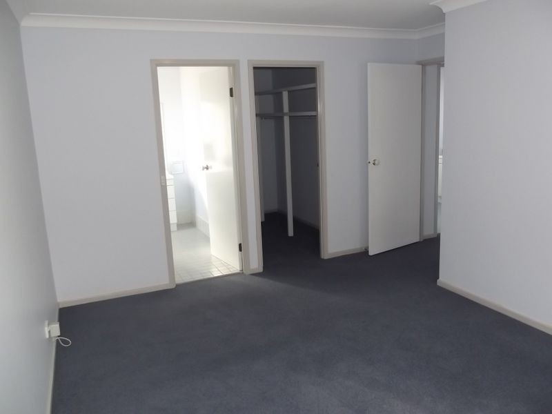 115 Kendall Drive, Casula NSW 2170