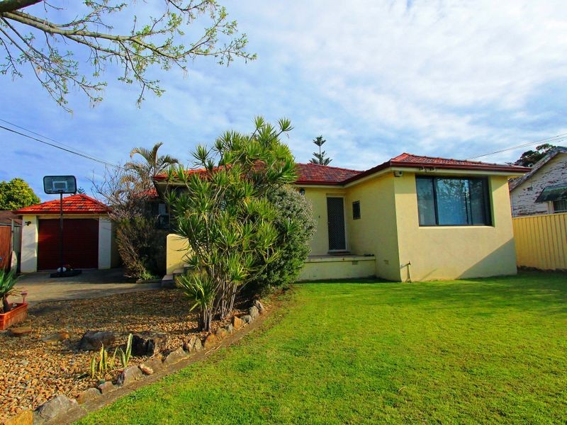 2A Blackwood Avenue, Casula NSW 2170