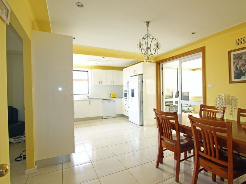 2A Blackwood Avenue, Casula NSW 2170