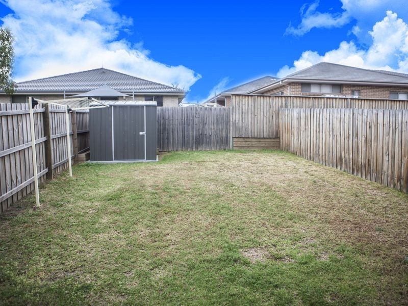 13 Callinan Cres, Denham Court NSW 2565