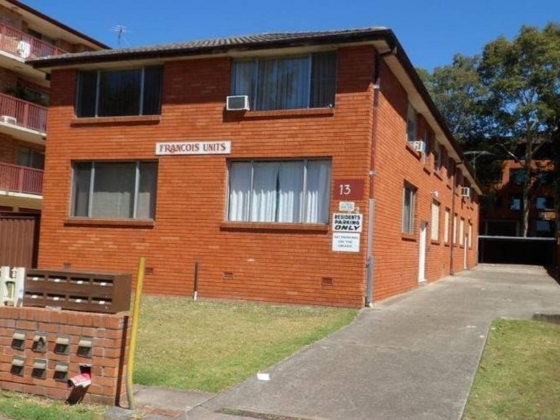 2/13 Drummond Street, Warwick Farm NSW 2170