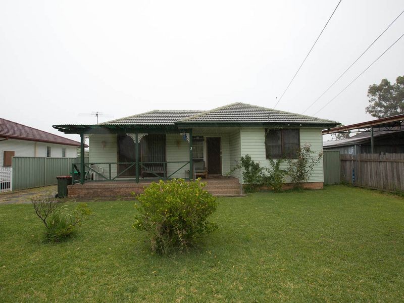 3 Hilda Ave, Casula NSW 2170