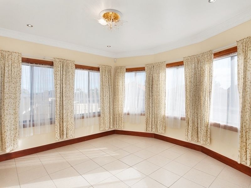 43 Flame Tree Street, Casula NSW 2170