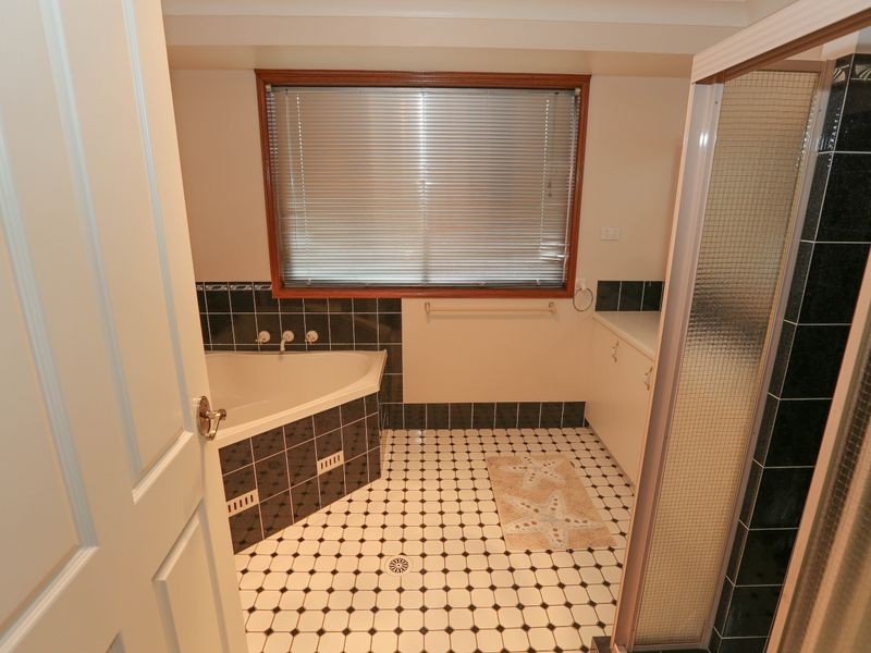 16 Bungonia St, Prestons NSW 2170