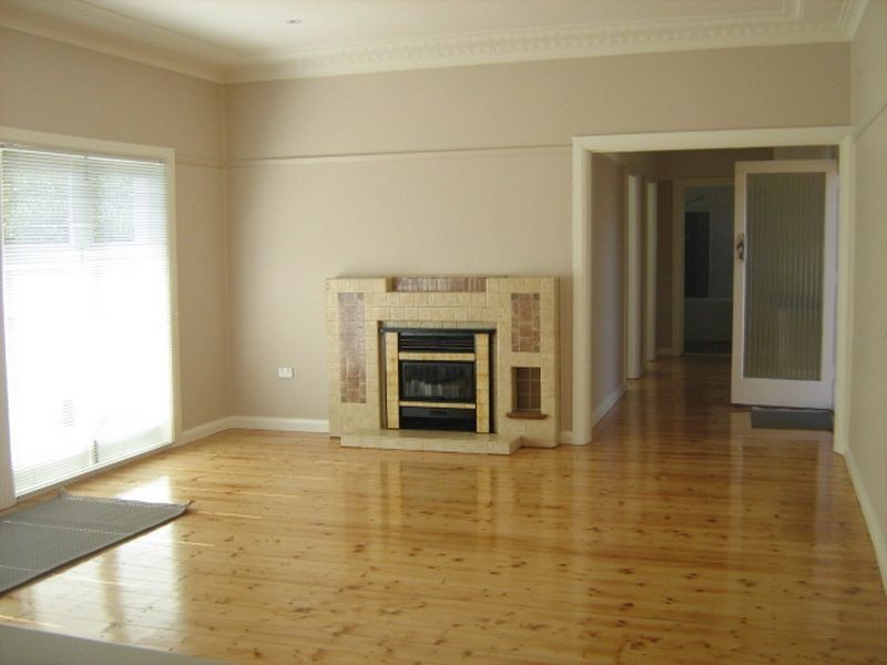 15 Canberra Ave, Casula NSW 2170