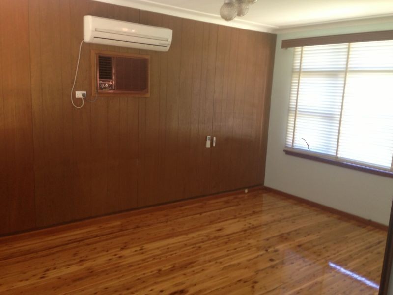 4 Twenty Second Ave, West Hoxton NSW 2171