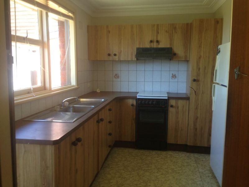 4 Twenty Second Ave, West Hoxton NSW 2171