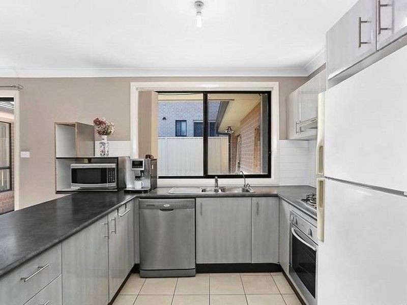 38 Flame Tree St, Casula NSW 2170