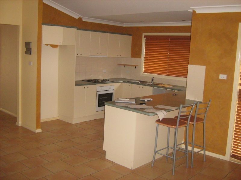 35 William Mannix Ave, Currans Hill NSW 2567