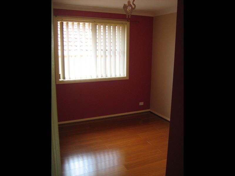 35 William Mannix Ave, Currans Hill NSW 2567