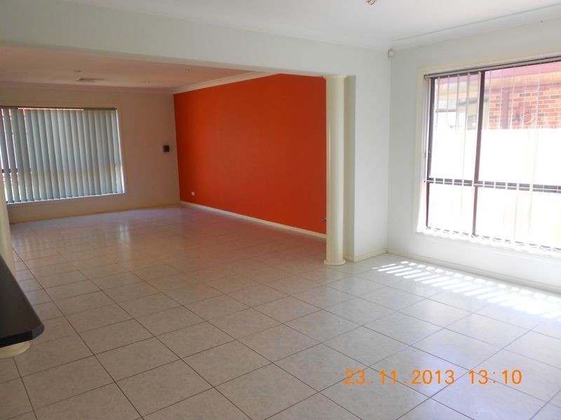 8 Chienti Place, Prestons NSW 2170