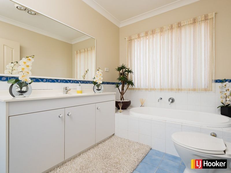 9 Curac Place, Casula NSW 2170