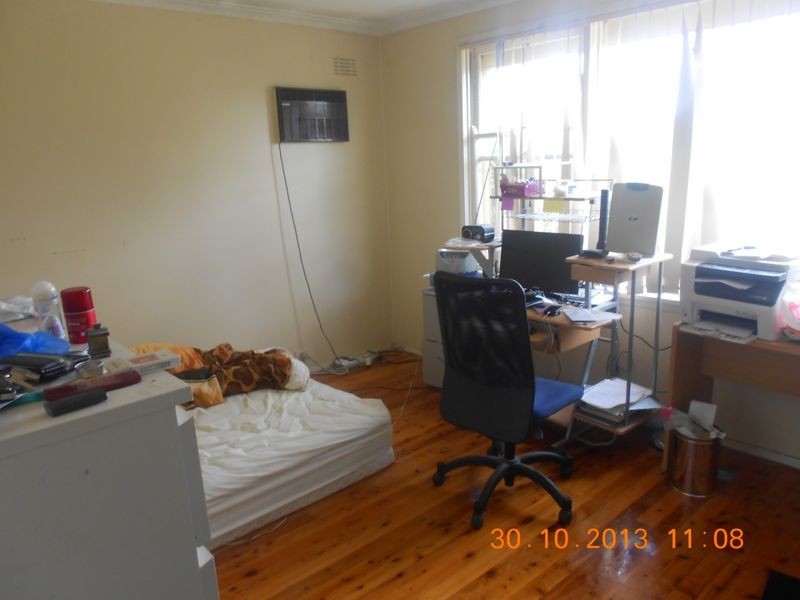 4 Canberra Avenue, Casula NSW 2170