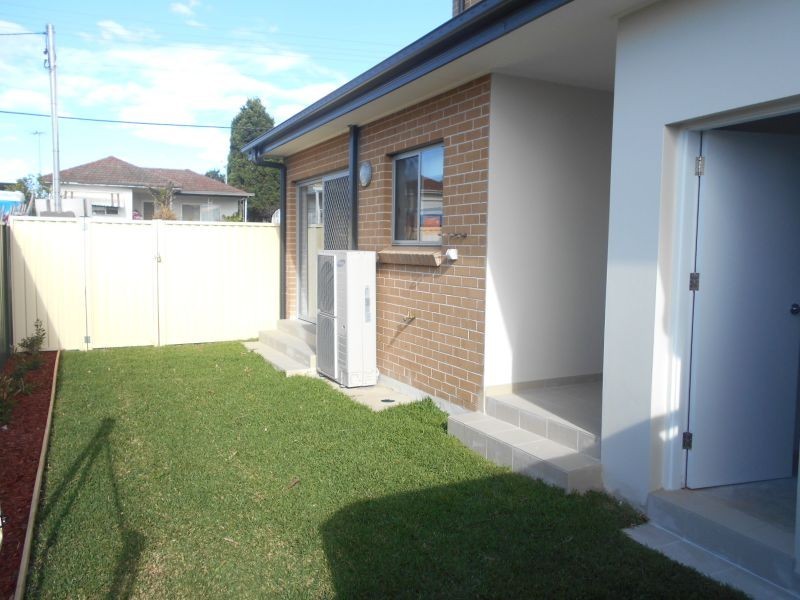 1/49 Rowe Avenue, Lurnea NSW 2170