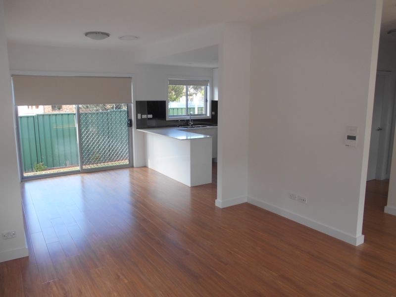 2/49 Rowe Avenue, Lurnea NSW 2170