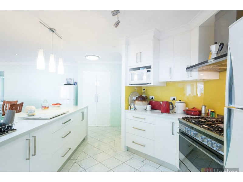 27 Solander Avenue, West Hoxton NSW 2171