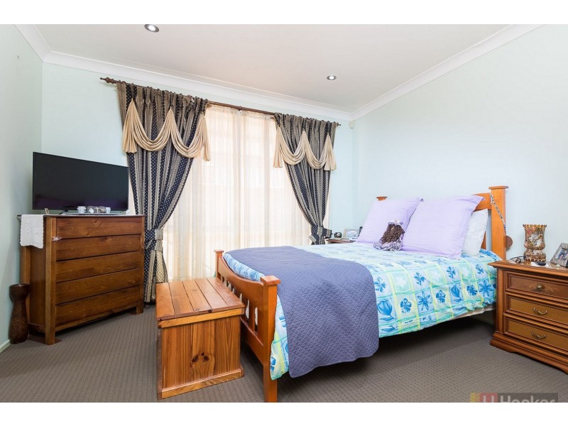 27 Solander Avenue, West Hoxton NSW 2171