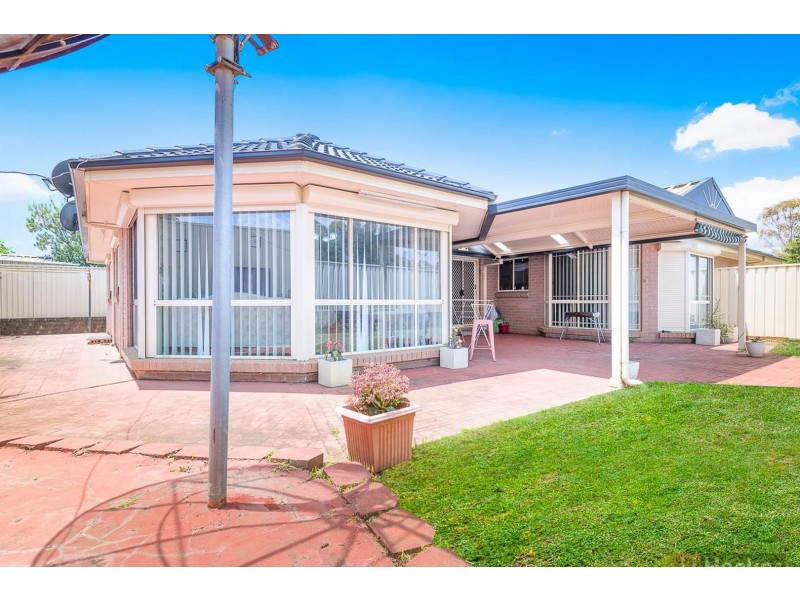 27 Solander Avenue, West Hoxton NSW 2171