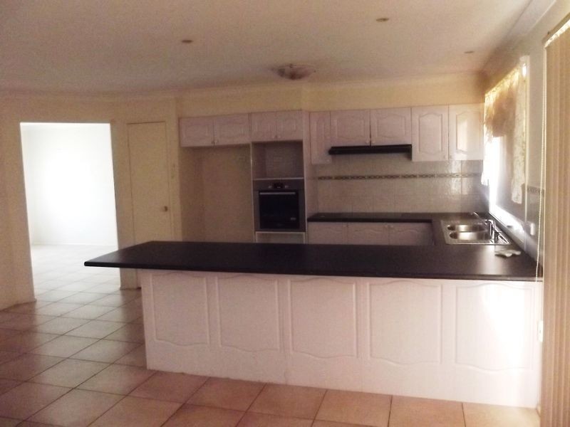 6 Bega Close, Prestons NSW 2170