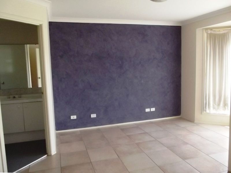 6 Bega Close, Prestons NSW 2170