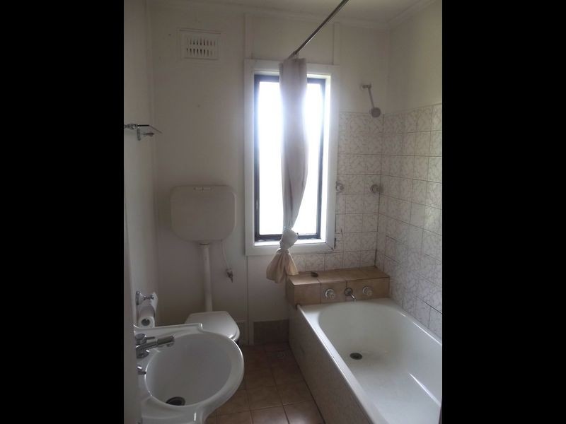 25 Tully Avenue, Liverpool NSW 2170