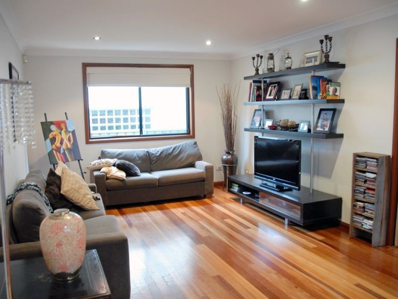 17 Wattle Road, Casula NSW 2170