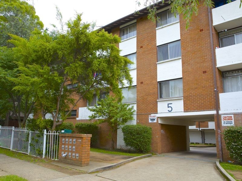 5/5 Lachlan Street, Warwick Farm NSW 2170