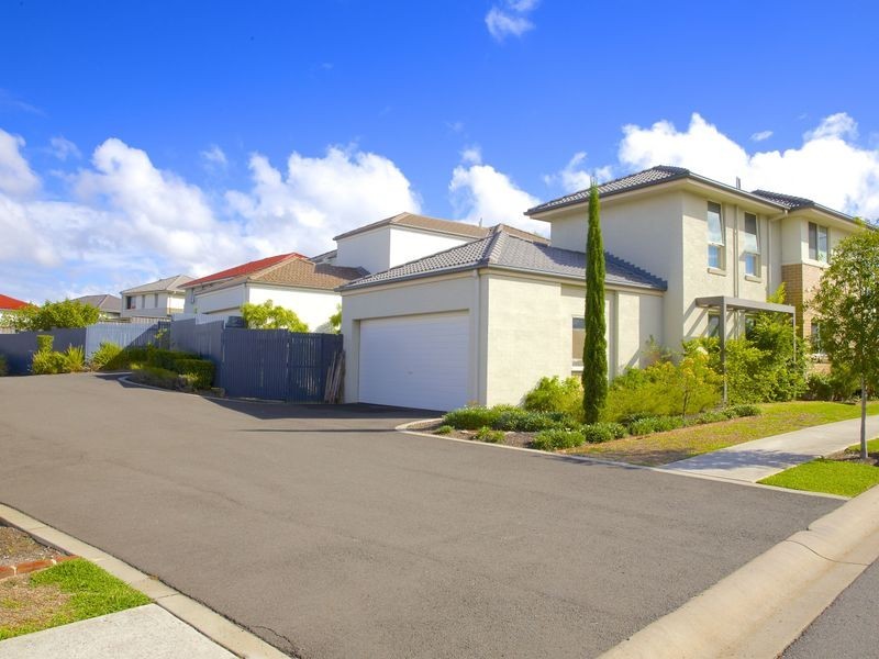1 Northampton Drive, Glenfield NSW 2167