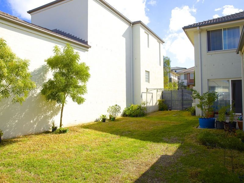 1 Northampton Drive, Glenfield NSW 2167