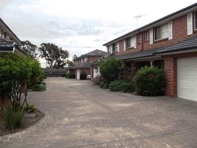 2/37-39 Rosewood Avenue, Prestons NSW 2170