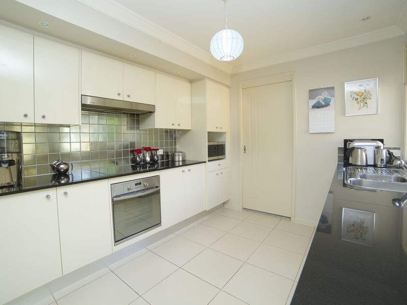 2 Canberra Ave, Casula NSW 2170