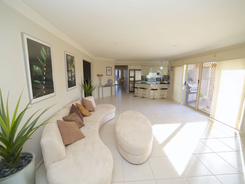 2 Canberra Ave, Casula NSW 2170