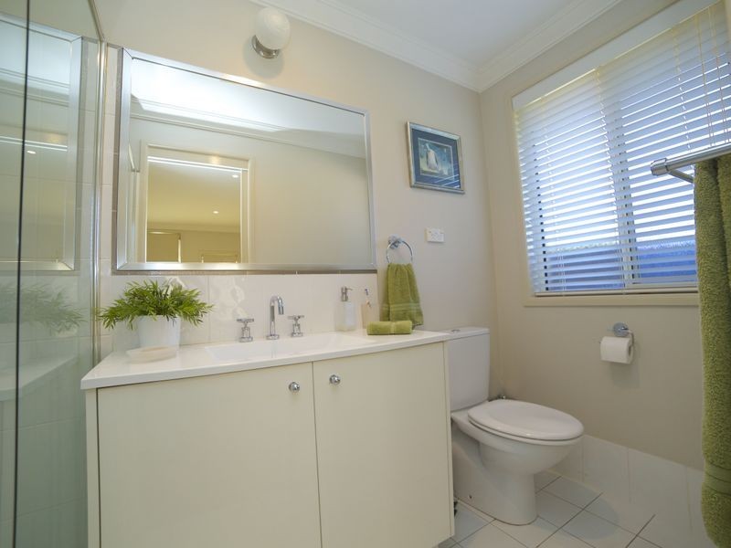 2 Canberra Ave, Casula NSW 2170