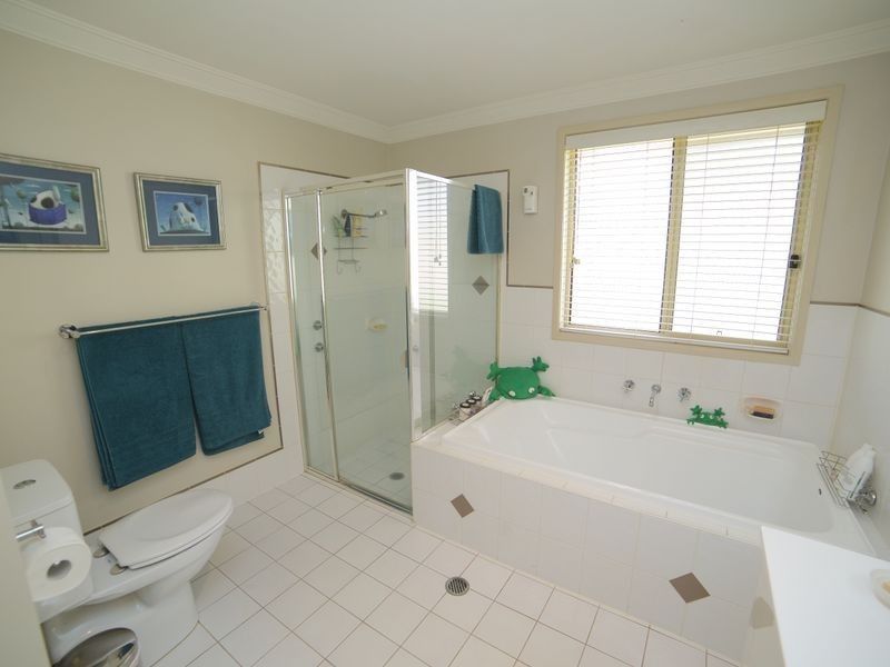 2 Canberra Ave, Casula NSW 2170