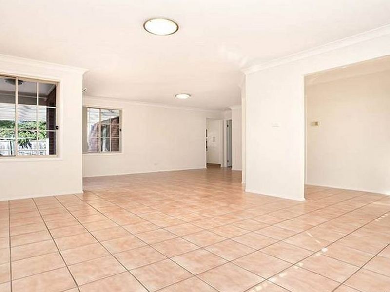 8 Taralga Street, Prestons NSW 2170