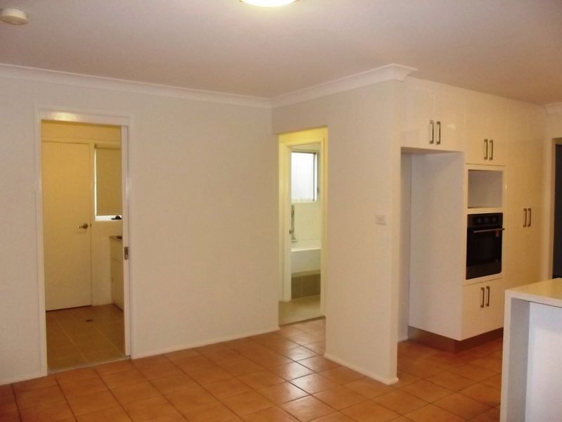 8 Taralga Street, Prestons NSW 2170