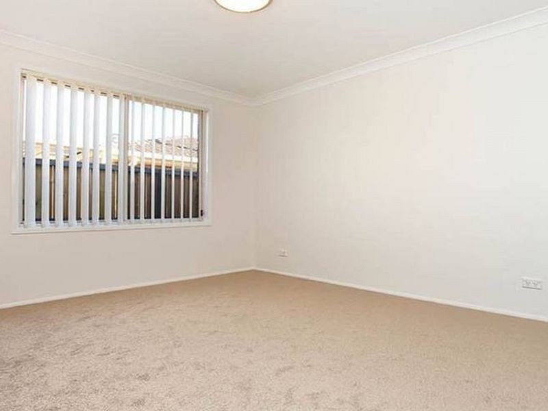 8 Taralga Street, Prestons NSW 2170