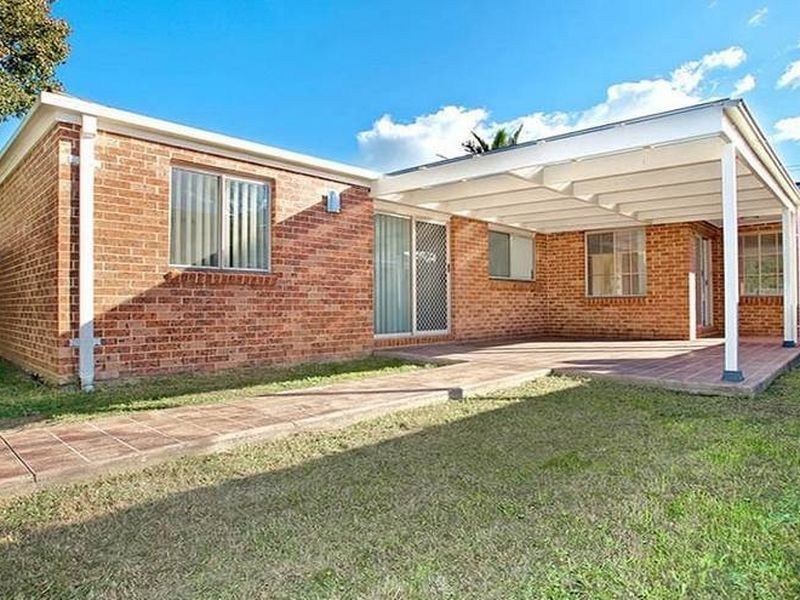 8 Taralga Street, Prestons NSW 2170