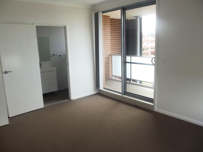 23/2 Kurrajong Road, Casula NSW 2170